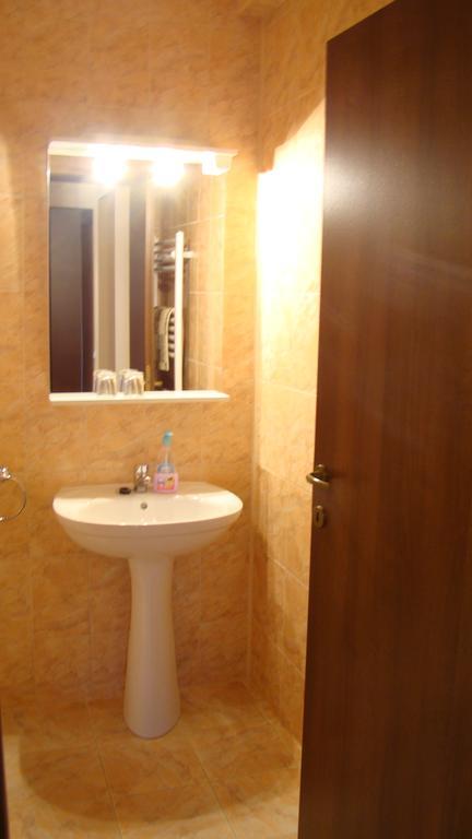 Pensiunea Queen Mary Sanpetru Room photo